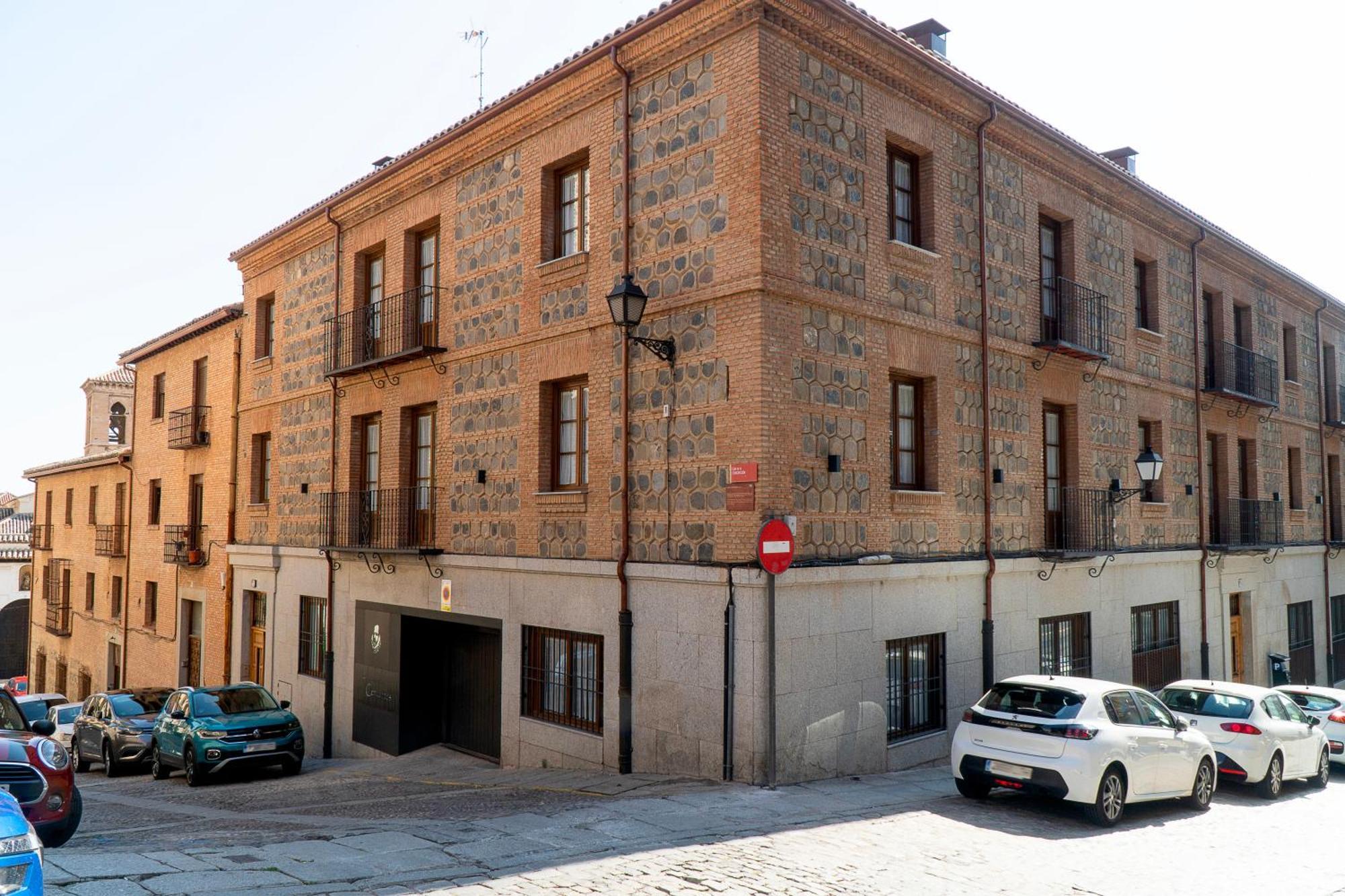 Cervantes 5 Collection - Greco Aparcamiento En El Edificio Toledo Luaran gambar