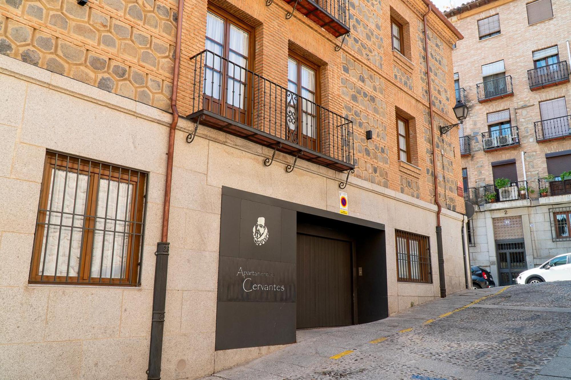 Cervantes 5 Collection - Greco Aparcamiento En El Edificio Toledo Luaran gambar